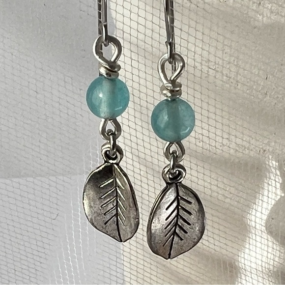 Sky Blue Apatite Beaded in Silver with Leaf Charms HYPOALLERGENIC - Picture 9 of 15